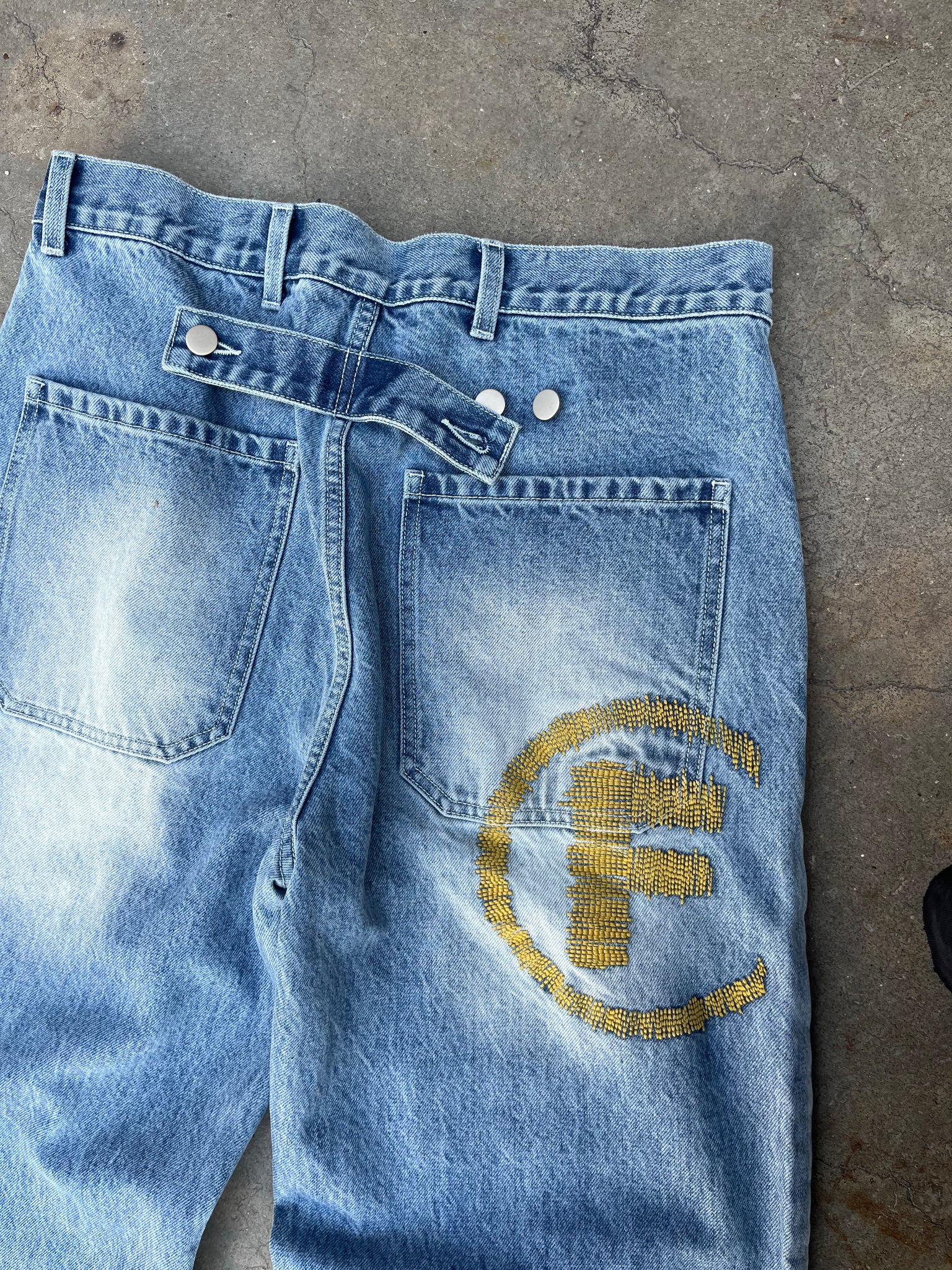 F closure blue Jeans