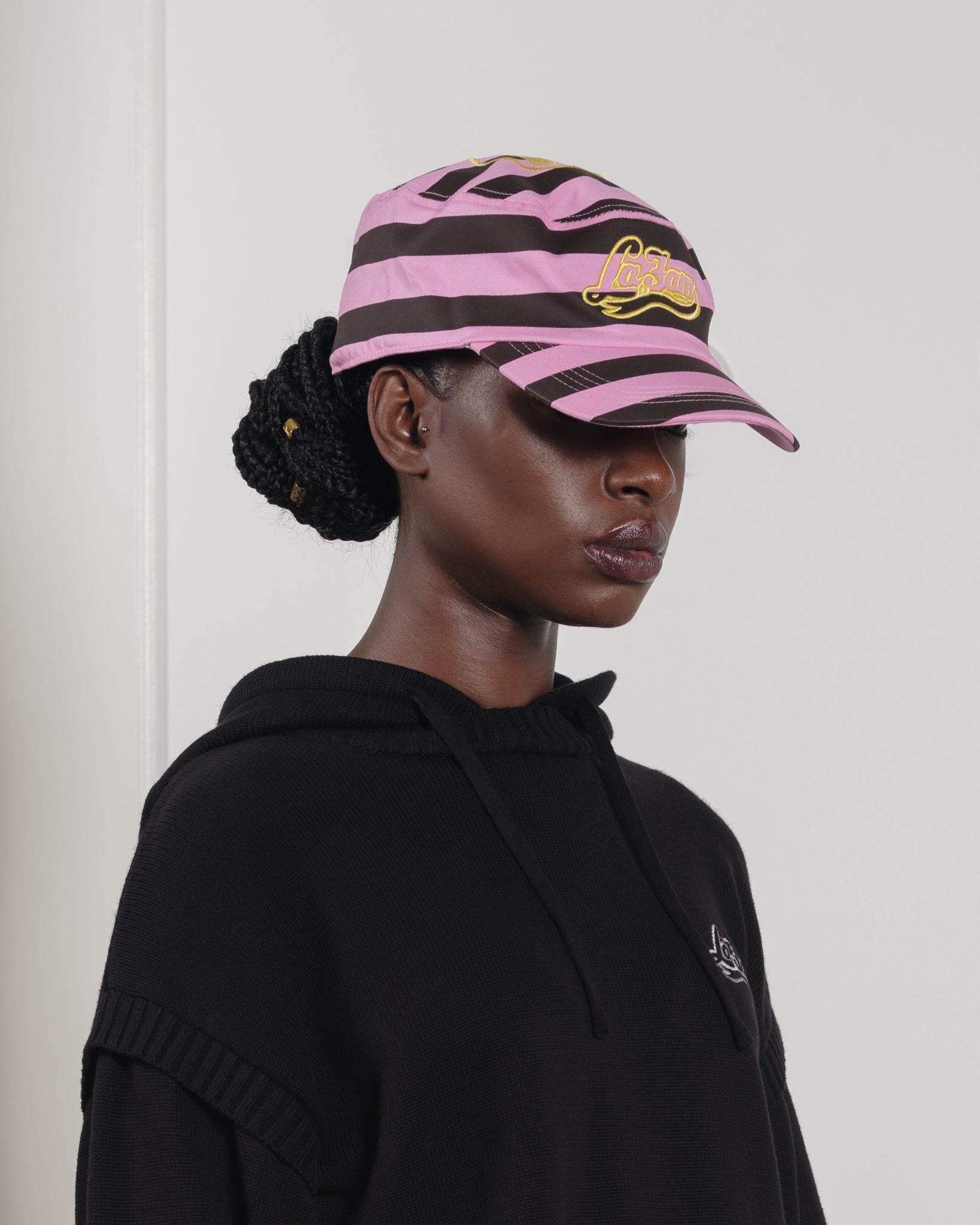 striped f cap pink